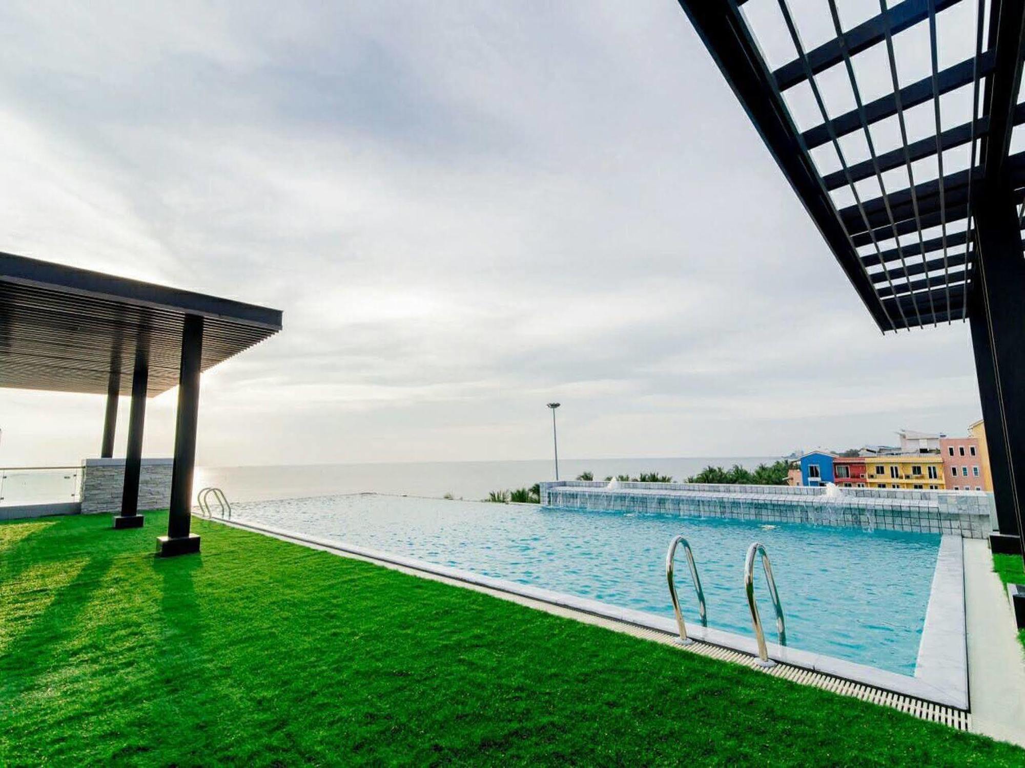 Panitar Haus Hotel Chonburi Ngoại thất bức ảnh