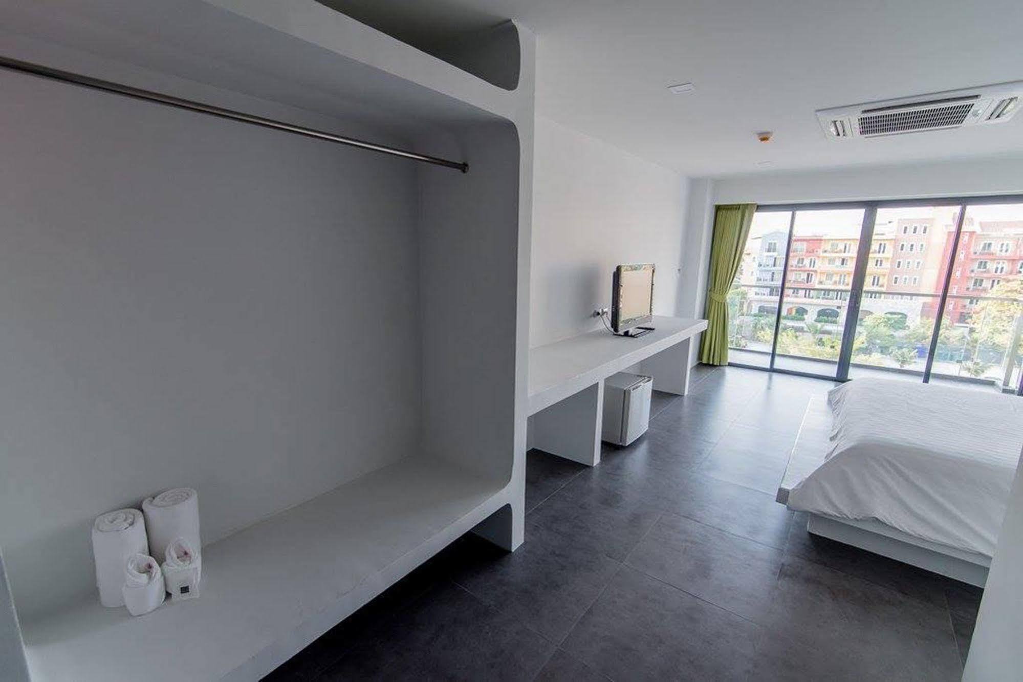 Panitar Haus Hotel Chonburi Ngoại thất bức ảnh