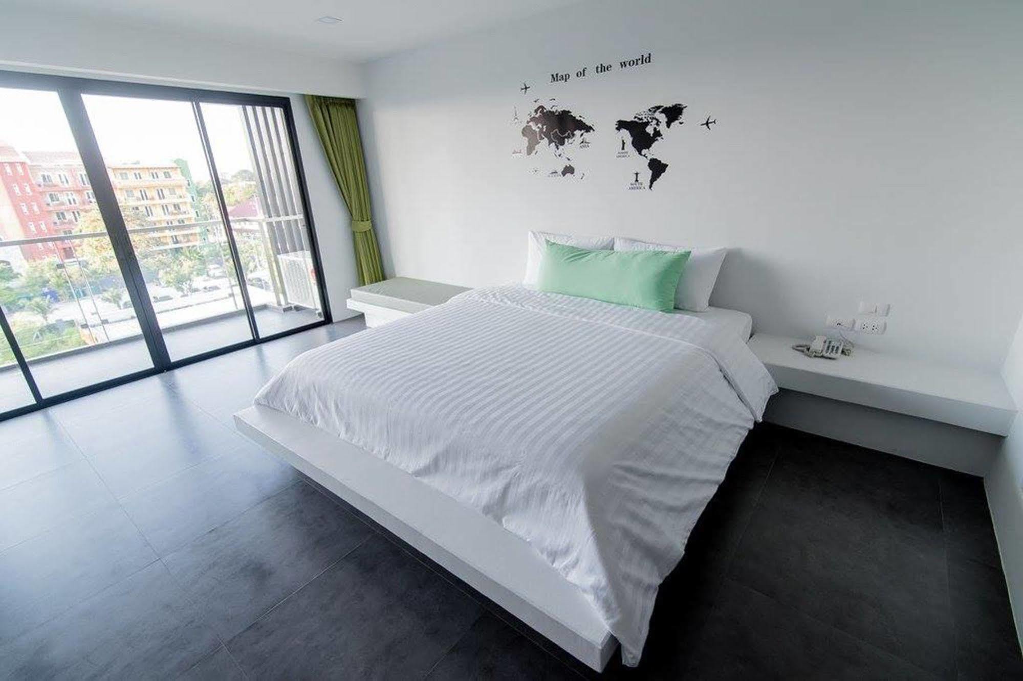 Panitar Haus Hotel Chonburi Ngoại thất bức ảnh