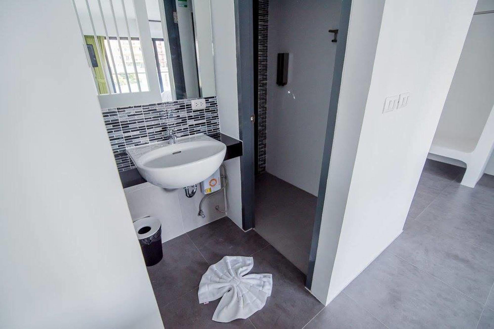 Panitar Haus Hotel Chonburi Ngoại thất bức ảnh