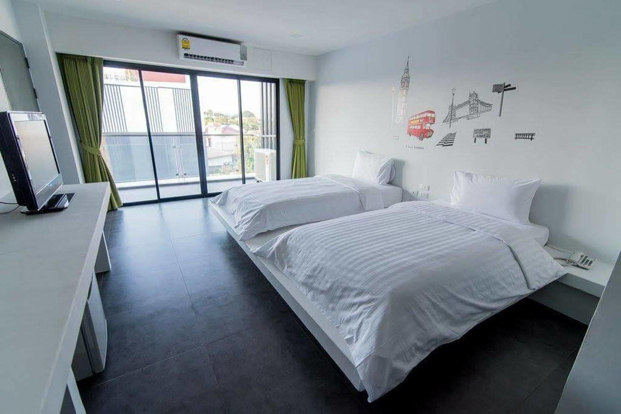 Panitar Haus Hotel Chonburi Ngoại thất bức ảnh