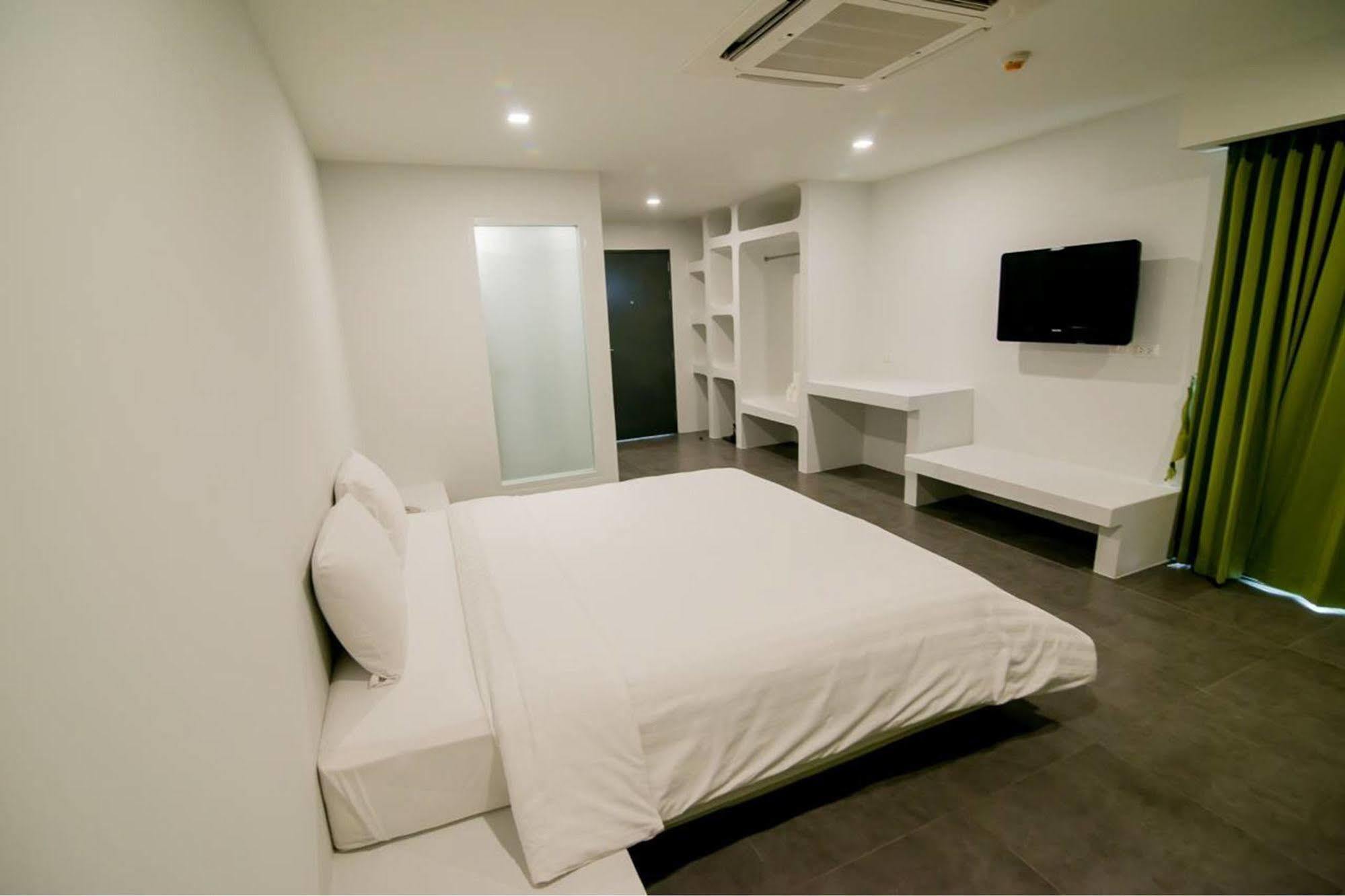 Panitar Haus Hotel Chonburi Ngoại thất bức ảnh