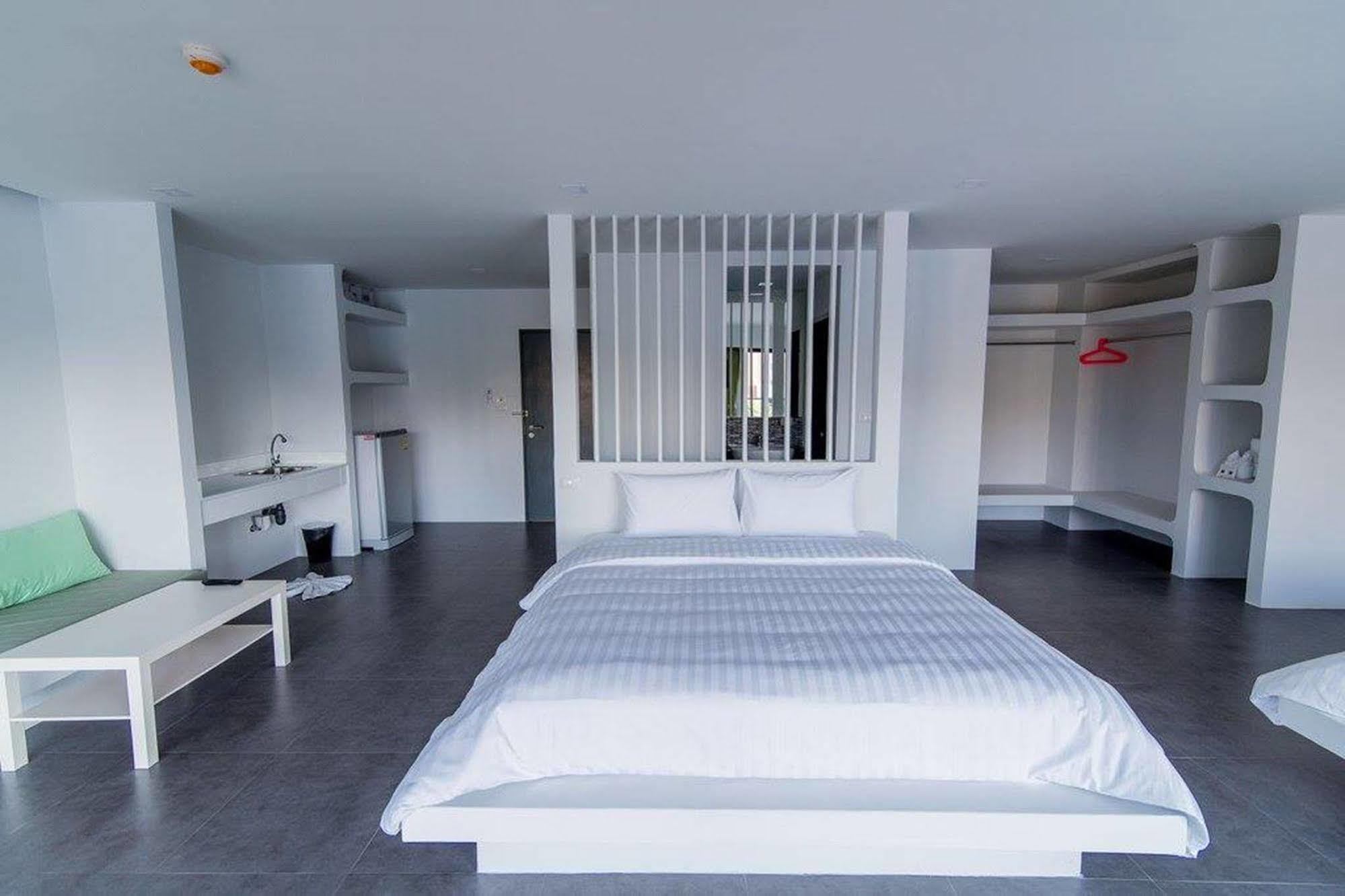 Panitar Haus Hotel Chonburi Ngoại thất bức ảnh