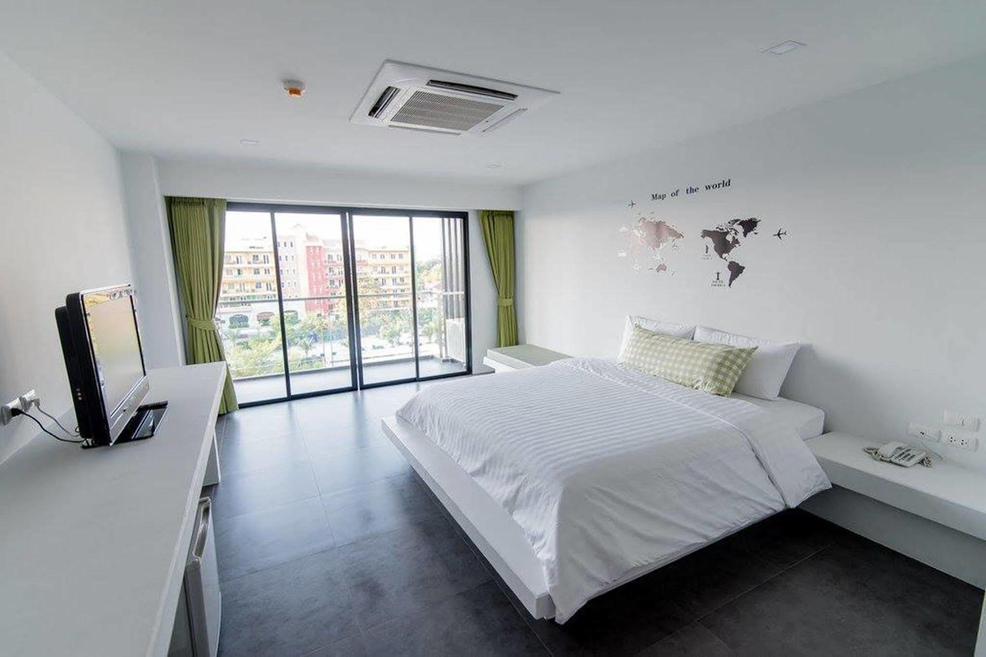 Panitar Haus Hotel Chonburi Ngoại thất bức ảnh